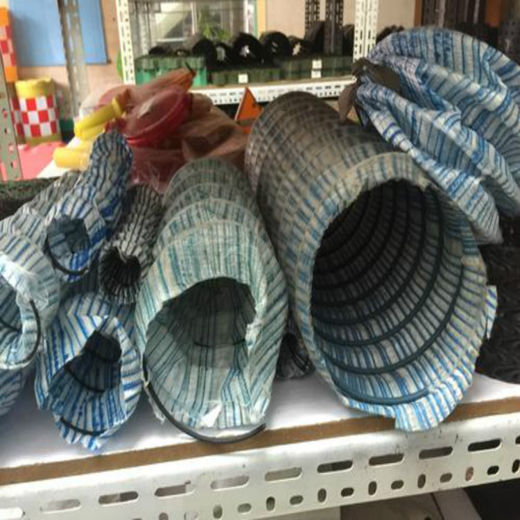 Flexible permeable pipe