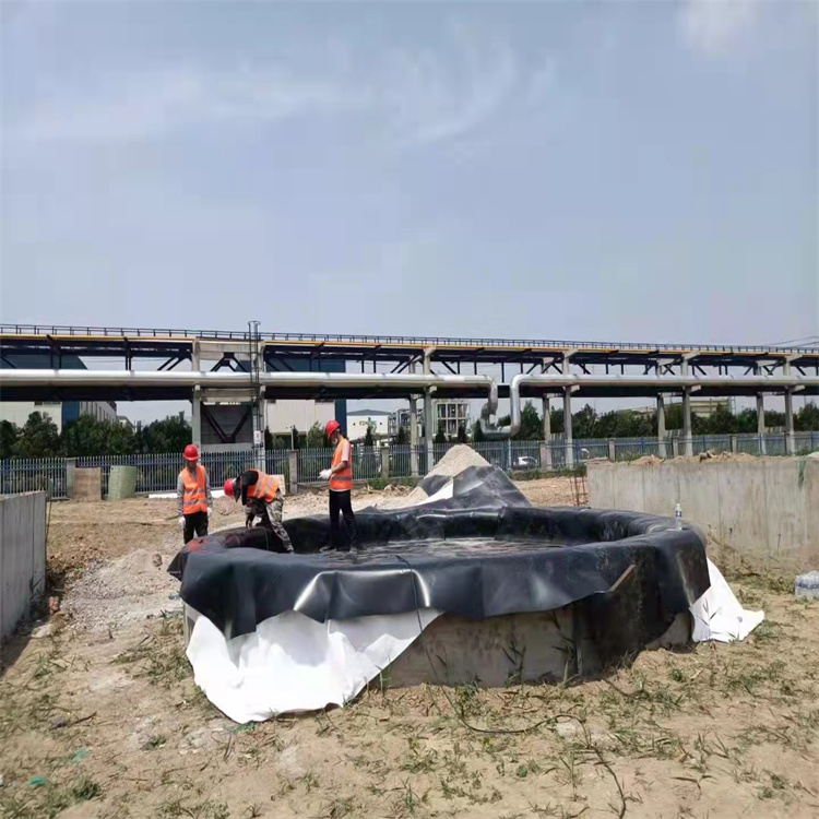 Qujing geomembrane construction leachate collection pool