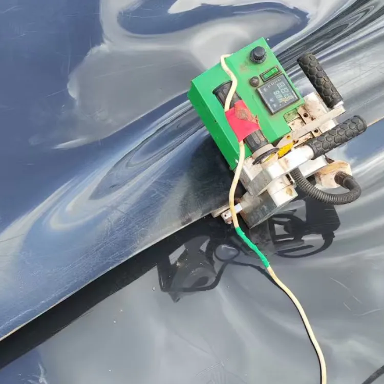 geomembrane hot wedge welding machine